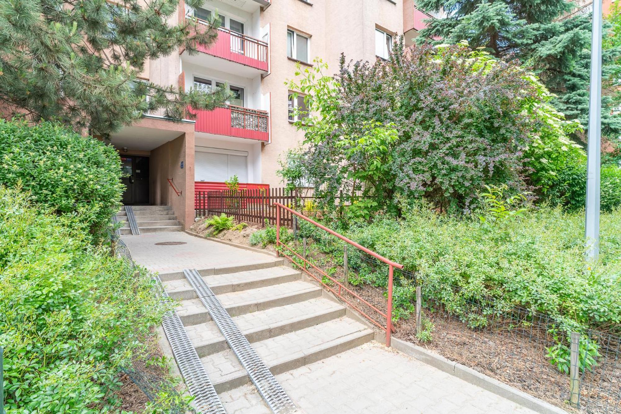 Krakow Czyzyny - Terrace By Rentujemy Apartamento Exterior foto